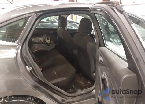 2016 Ford Focus Se z USA, uszkodzony, nr VIN 1FADP3F20GL329626